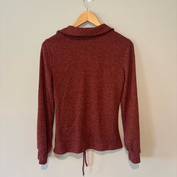 GILLI Women’s Collared Long Sleeve Brown Top with Gathered Front Detail Small - Picture 2 of 9